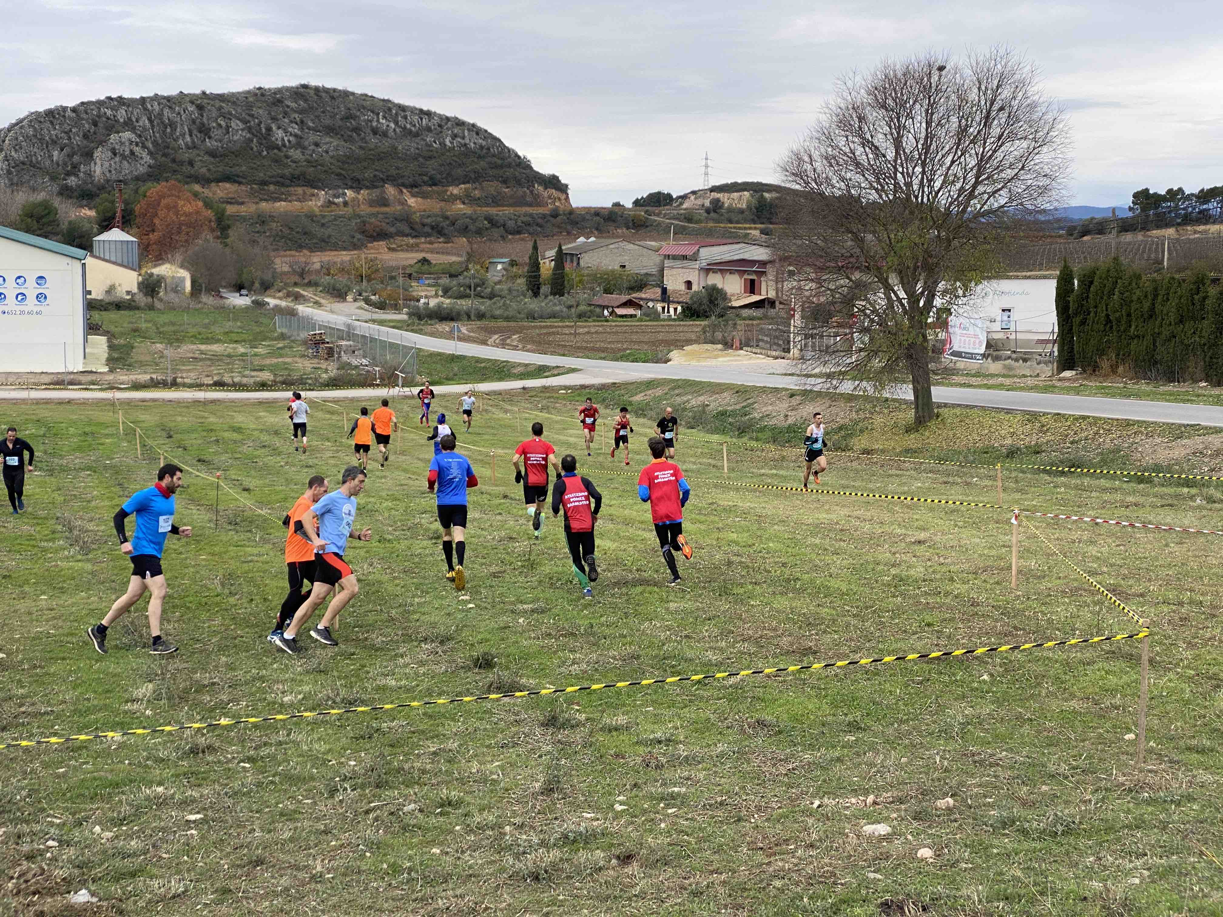 Los atletas locales Joaquín Bellera y Carrodilla Cabestre vencen en el cross de Estadilla 