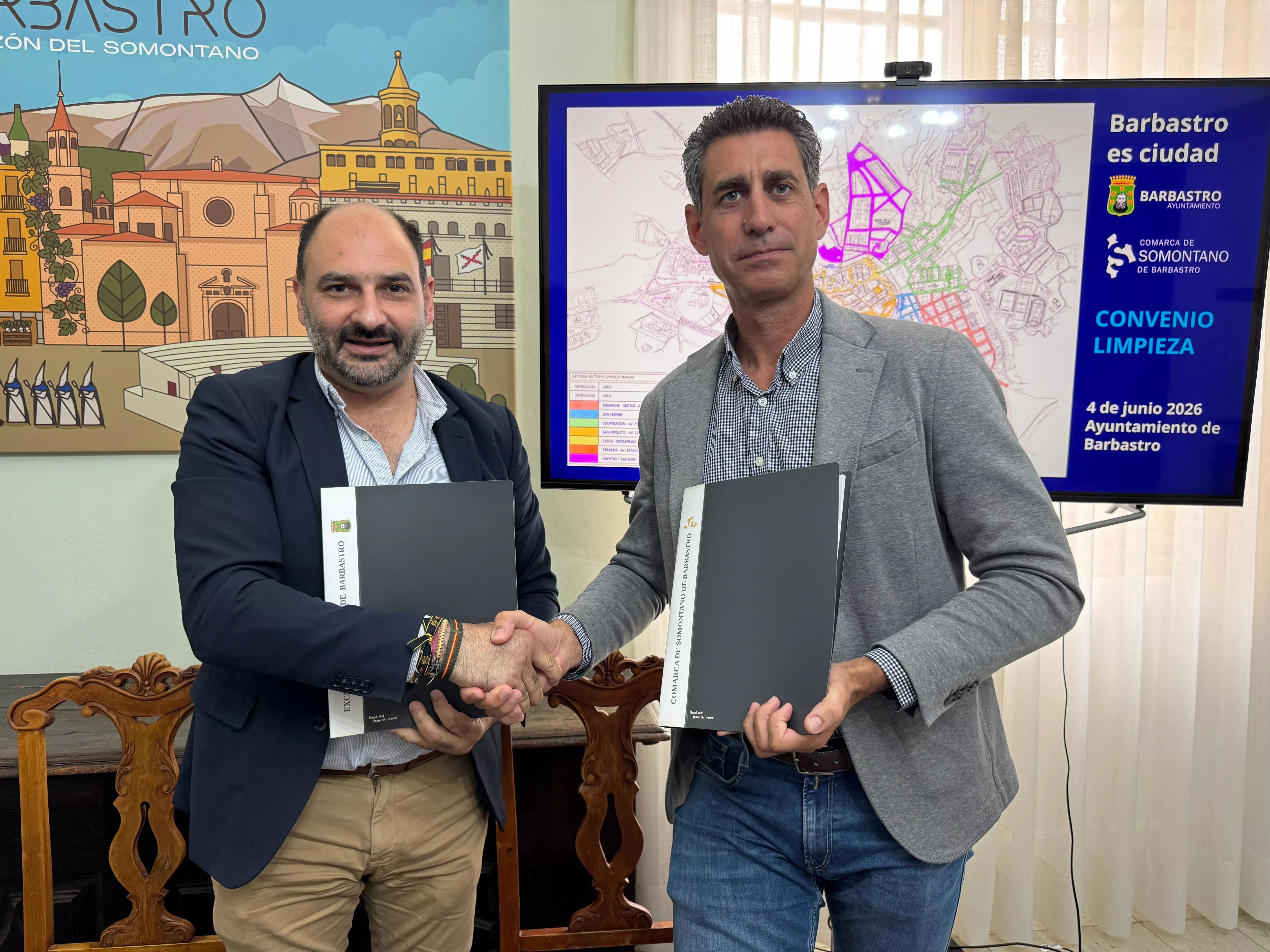 Ayuntamiento de Barbastro y Comarca del Somontano rubrican el nuevo convenio que regula la prestación del servicio de limpieza viaria de la ciudad