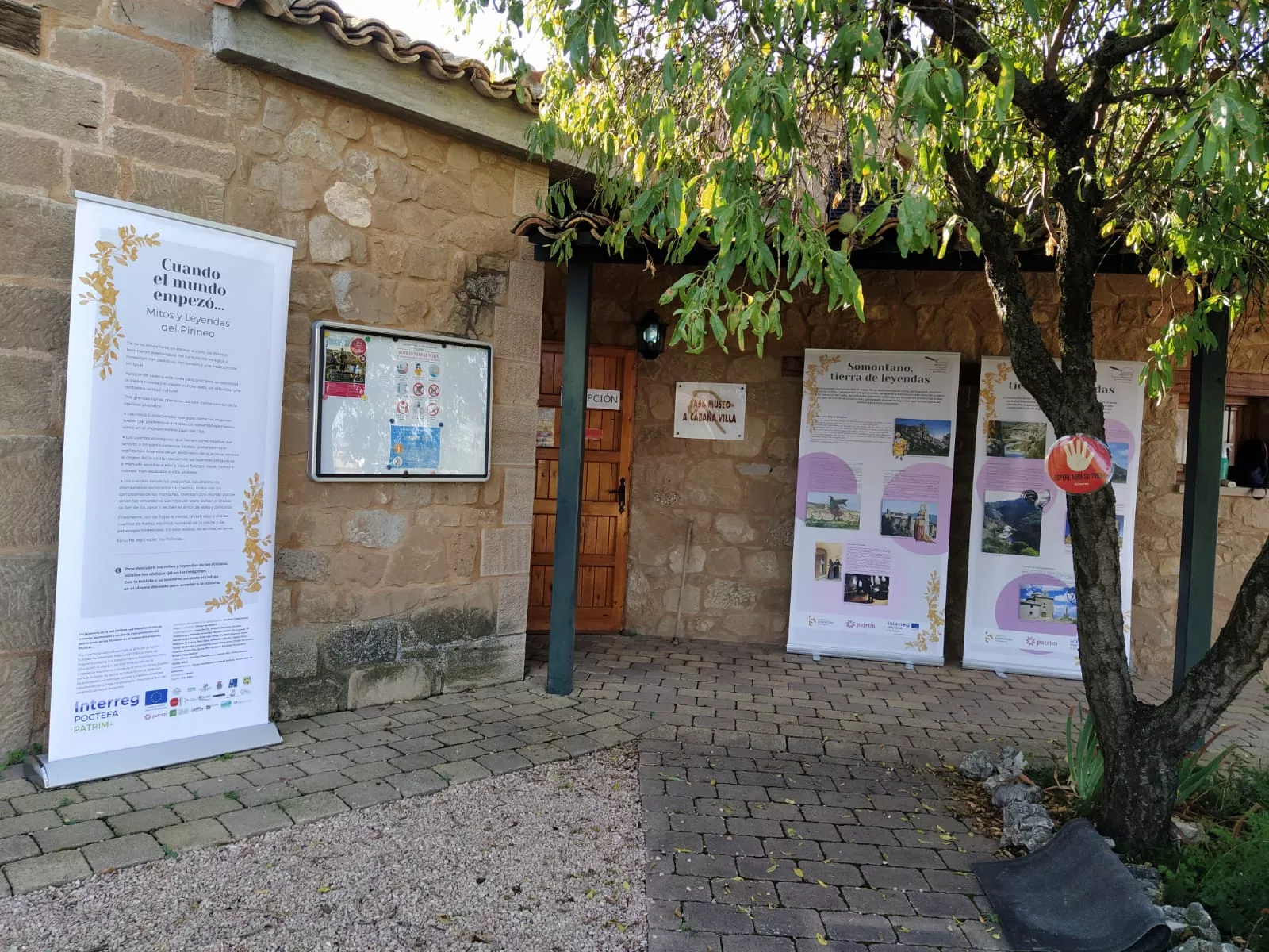 Exposición de Mitos y Leyendas del Pirineo en el  Centro de Arte Rupestre de Colungo