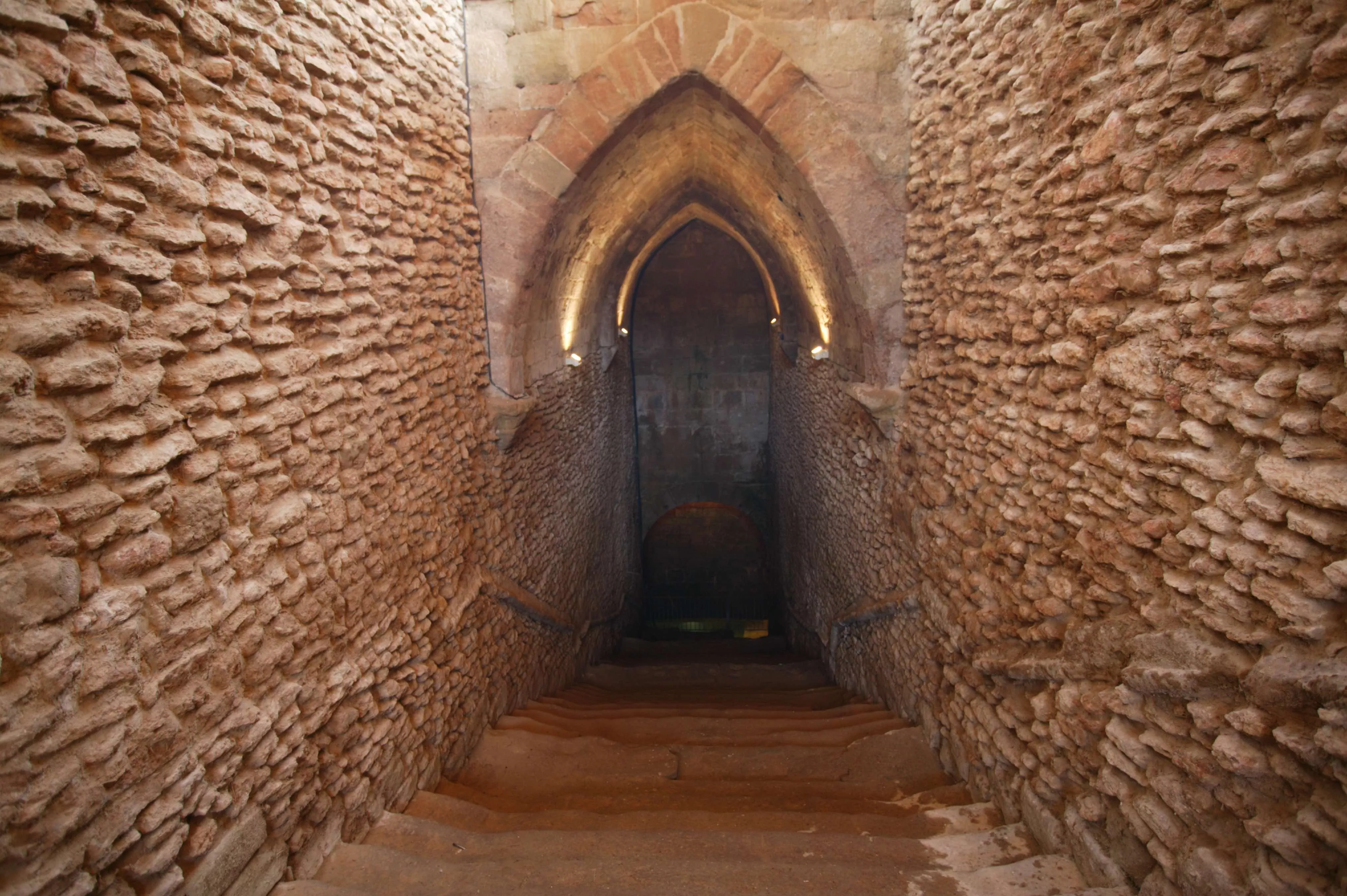 Concierto de piano y violoncello a los pies de la Catedral del Agua de Laluenga  