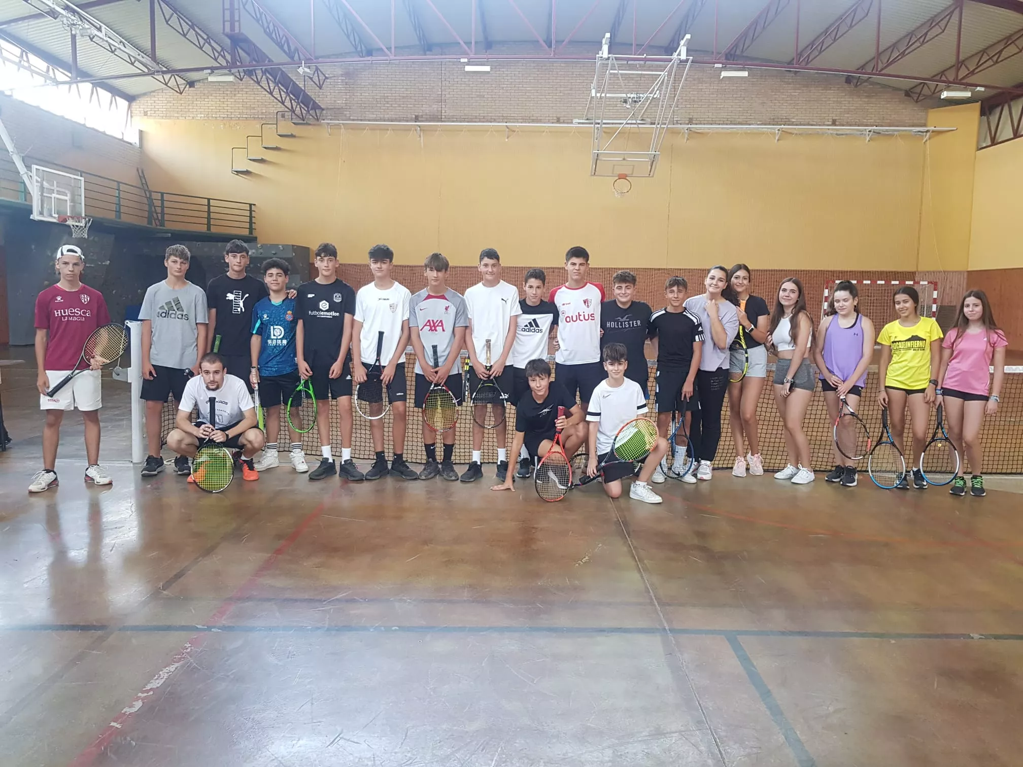 Estadilla acoge hoy el Torneo Comarcal de Tenis dobles